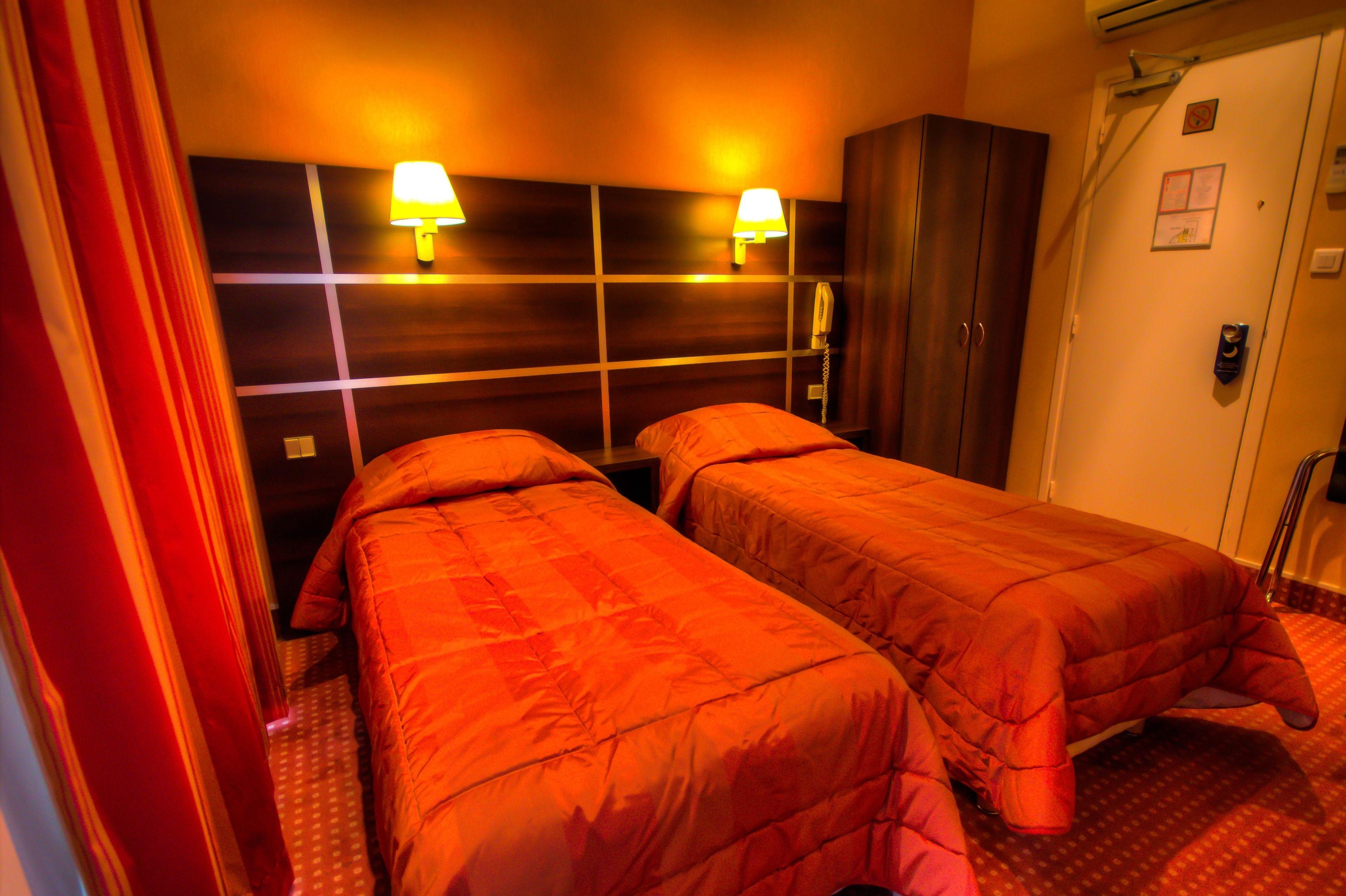 Des Trois Gares Hotel 3*