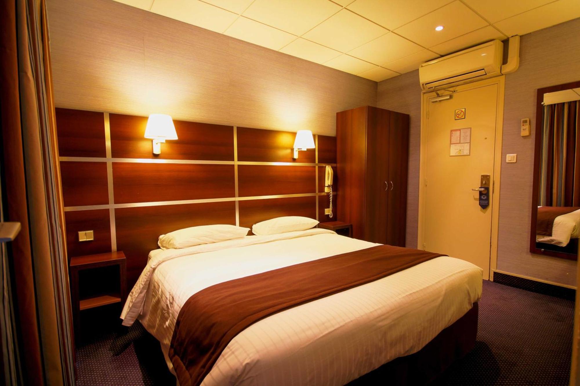 Des Trois Gares Hotel 3*