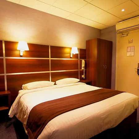 Des Trois Gares Hotel 3*